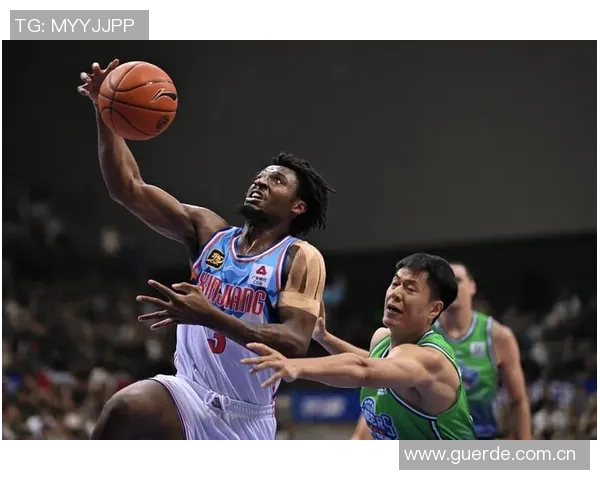 广州篮球队以96分稳居冠军赛积分榜首位，争夺总冠军的希望大增